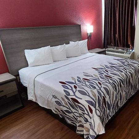 Red Roof Inn & Suites Cornelius - Lake Norman Eksteriør billede