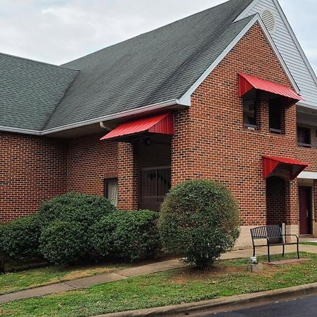 Red Roof Inn & Suites Cornelius - Lake Norman Eksteriør billede