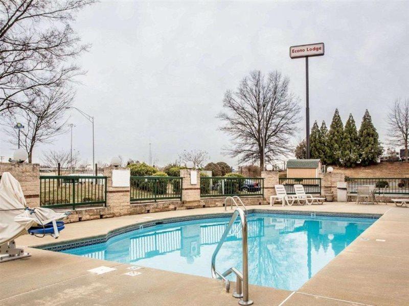 Red Roof Inn & Suites Cornelius - Lake Norman Eksteriør billede