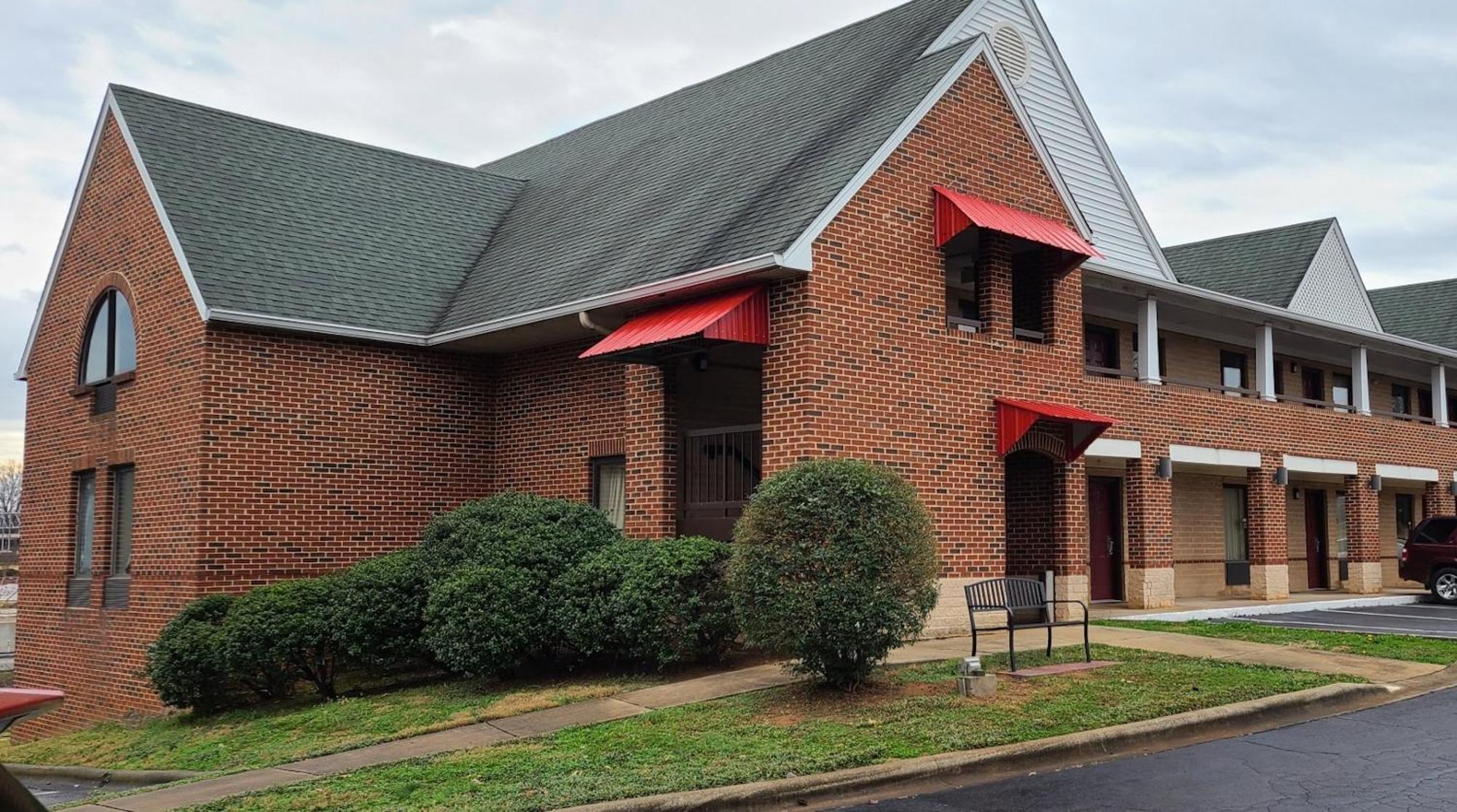 Red Roof Inn & Suites Cornelius - Lake Norman Eksteriør billede