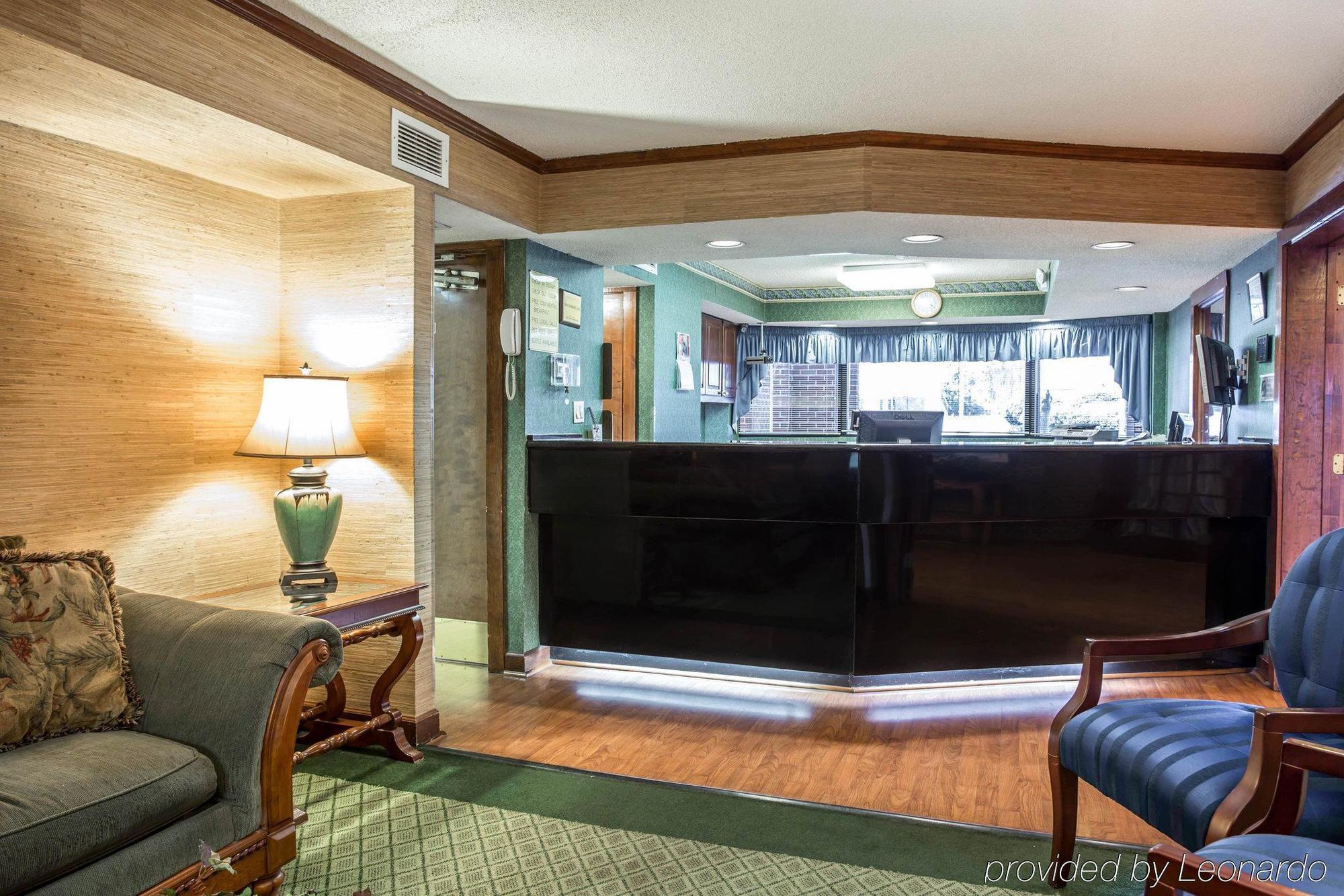 Red Roof Inn & Suites Cornelius - Lake Norman Eksteriør billede