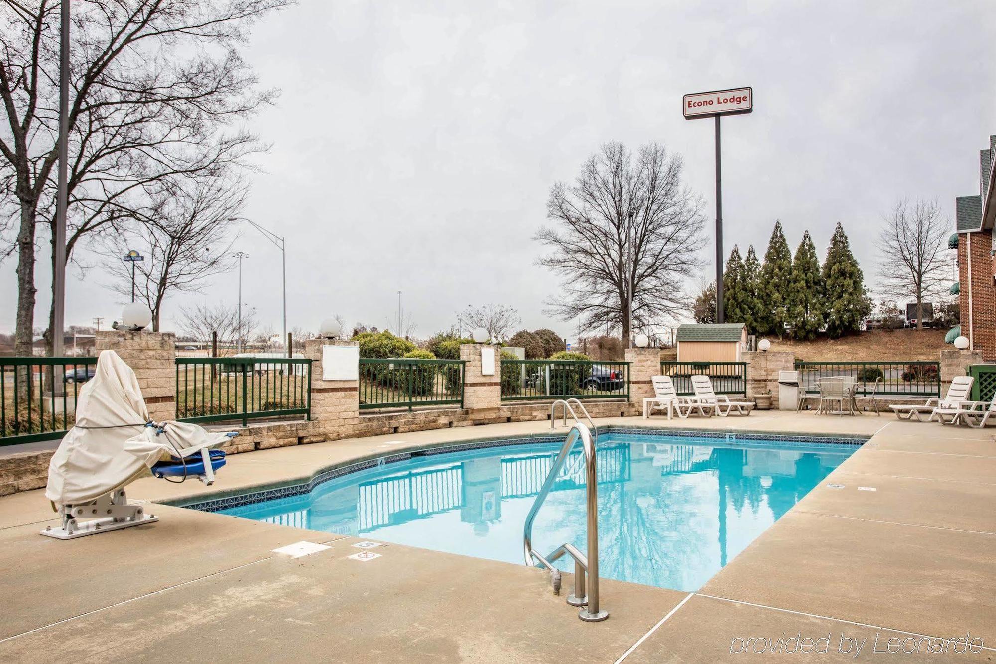Red Roof Inn & Suites Cornelius - Lake Norman Eksteriør billede